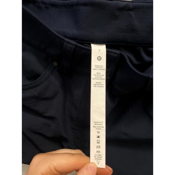 Lululemon City Sleek Pant in True Navy size 2 - Picture 7 of 7